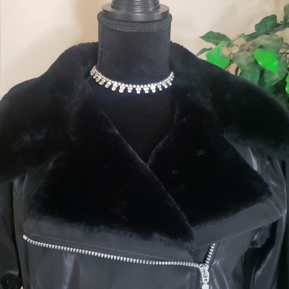 Sexy winter rain coat! - Picture 2 of 8